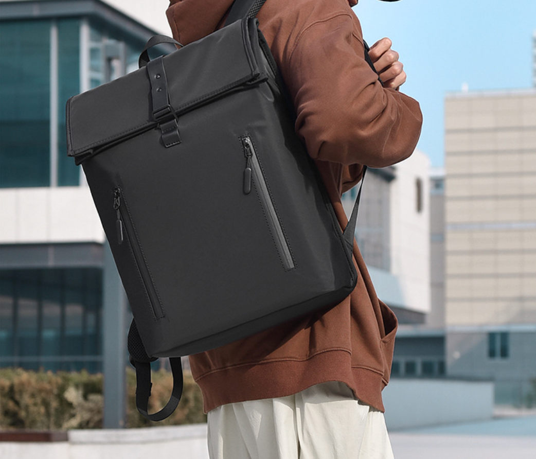 UrbanBackpack | Mochila Executiva Minimalista e Funcional